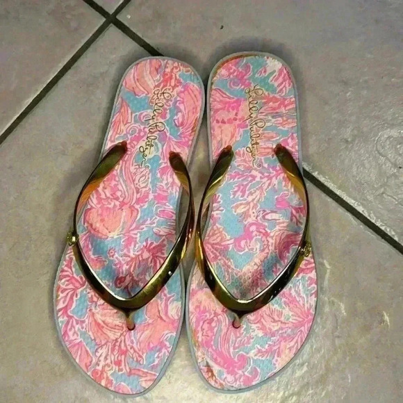 Lilly Pulitzer Shoes - Lilly Pulitzer thing sandals size 5/6
